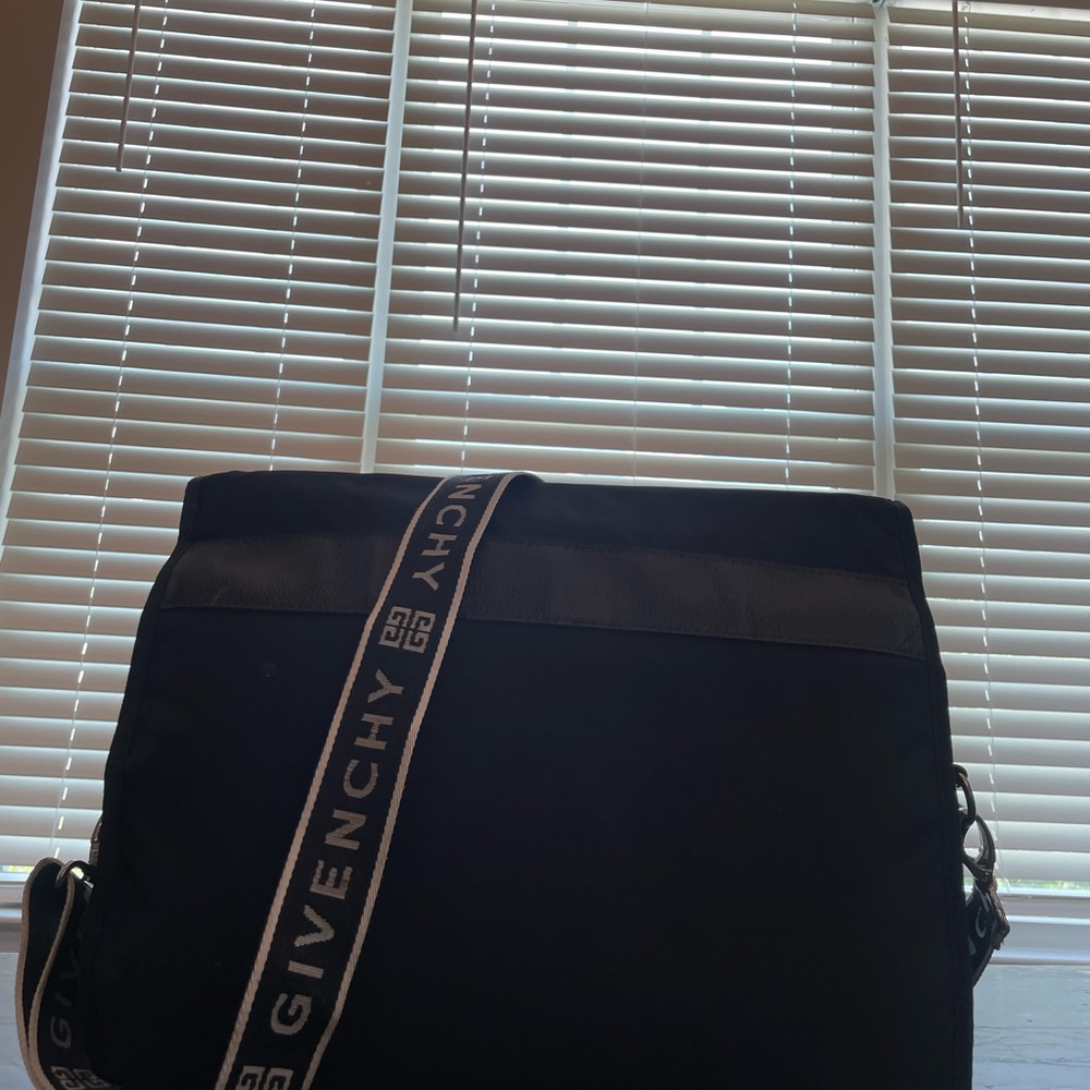 Authentic givenchy diaper bag - Picture 4 of 5